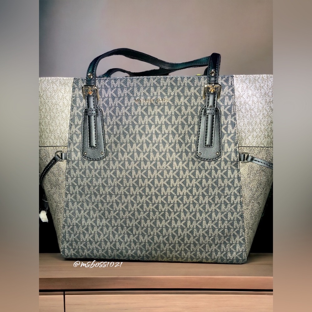 Michael Kors RARE Voyager East West Signature Tote+Wallet+Wristlet in Black/Gold - Picture 5 of 14